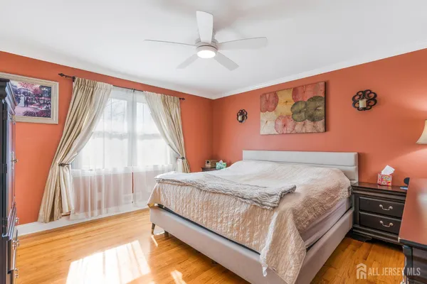 $650,000 | 230 Melrose Avenue, Middlesex, NJ 08846