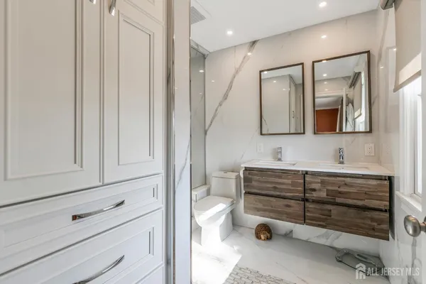 $650,000 | 230 Melrose Avenue, Middlesex, NJ 08846