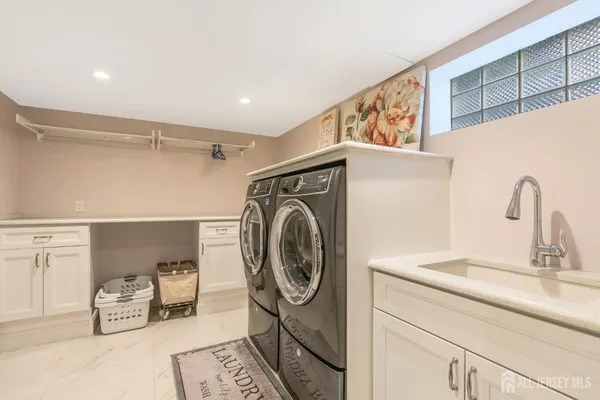 $650,000 | 230 Melrose Avenue, Middlesex, NJ 08846