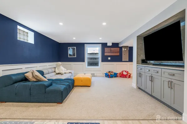 $650,000 | 230 Melrose Avenue, Middlesex, NJ 08846