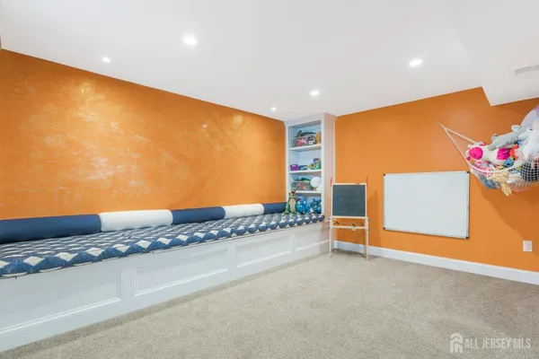 $650,000 | 230 Melrose Avenue, Middlesex, NJ 08846