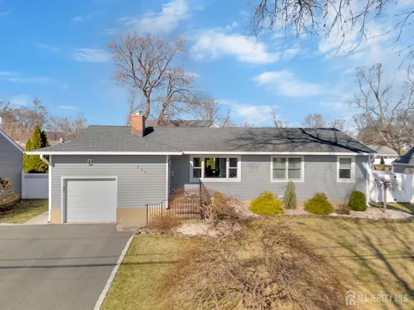 $650,000 | 230 Melrose Avenue, Middlesex, NJ 08846