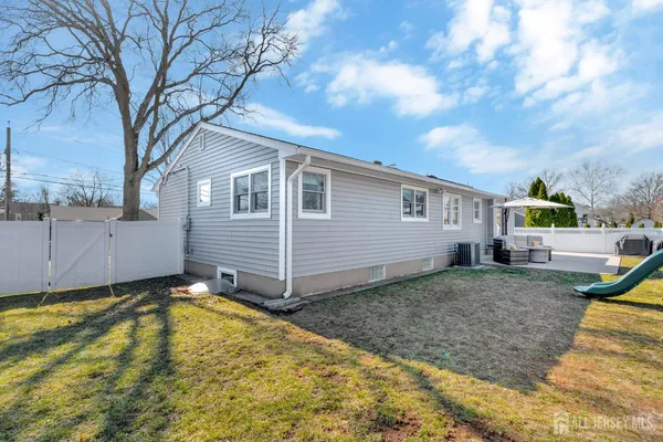 $650,000 | 230 Melrose Avenue, Middlesex, NJ 08846