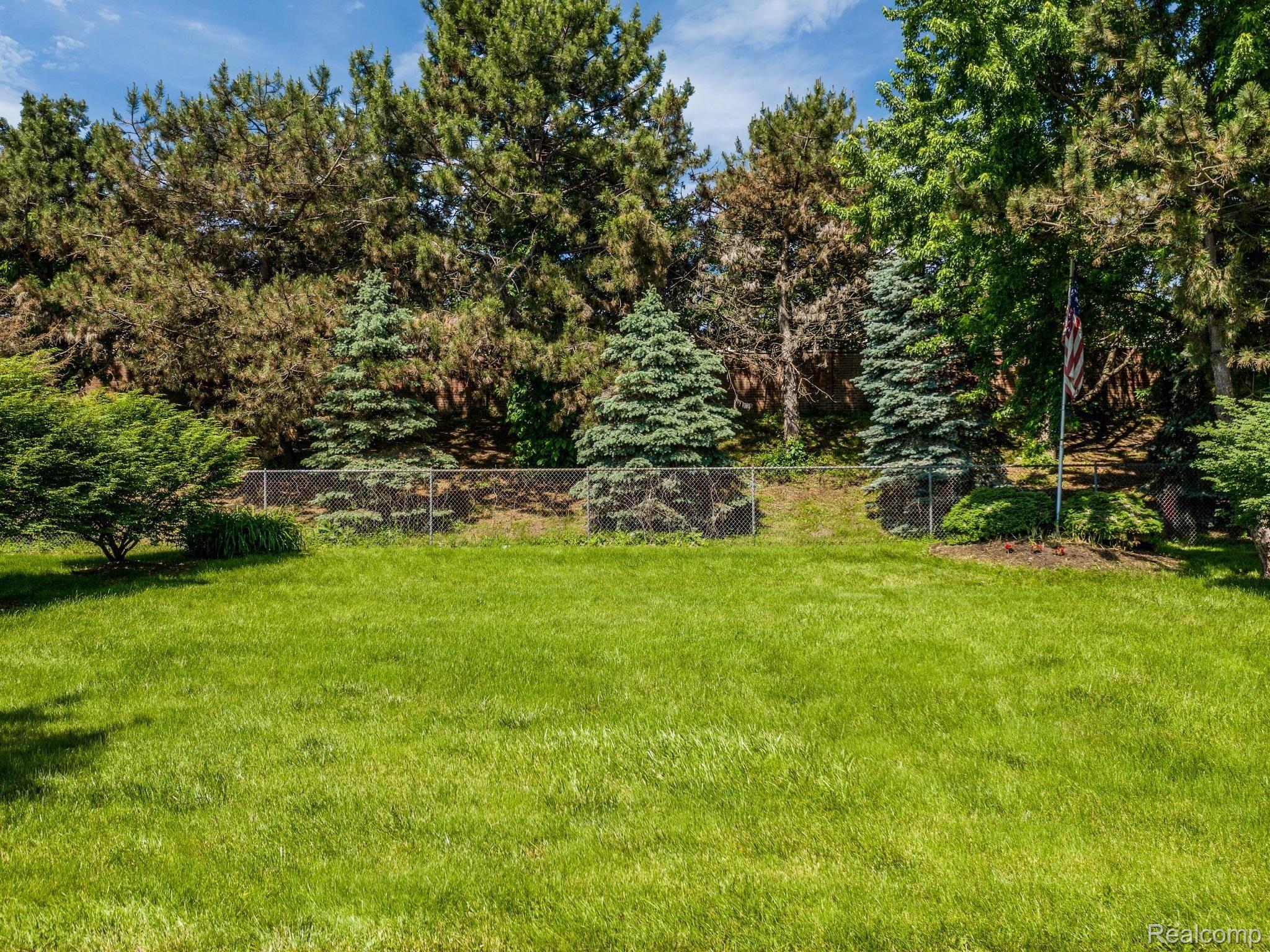 3072 Primrose Drive Rochester, MI 48307 - Photo 19 of 19 Private Back Yard