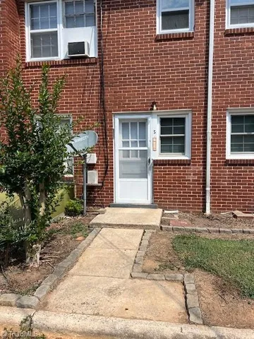 $750 | 611 Maple Avenue, Unit S, Reidsville, NC 27320
