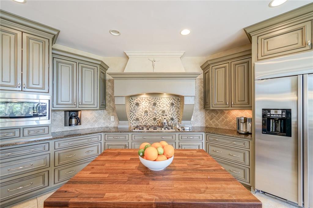 12139 Rangeview Court Fishers, IN 46037 - Photo 6 of 55 Gallery Image 6