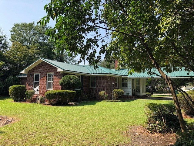 28 Sumter Street Manning, SC 29102 - Photo 3 of 13 Gallery Image 3