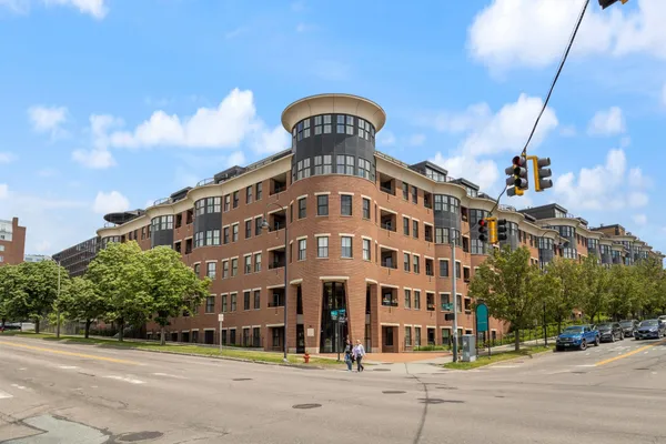 $899,000 | 40 College Street, Unit 606, Burlington, VT 05401