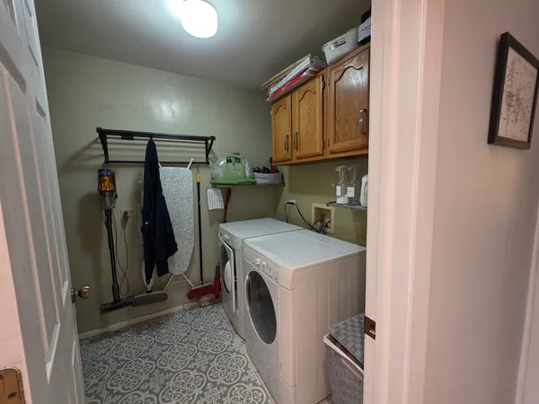 $2,200 | 2791 Green Bridge Court, Unit V2, Schaumburg, IL 60107