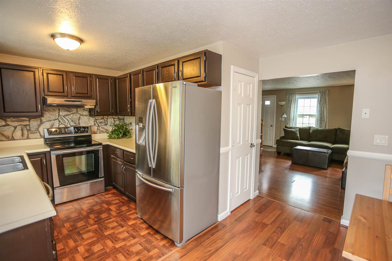 106 Weston Road Manchester, NH 03103 - Photo 4 of 29