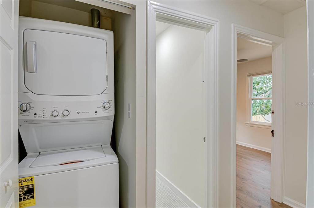 921 Southwest 6th Avenue, Unit B Gainesville, FL 32601 - Photo 17 of 18