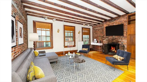 $6,800 | 31 Myrtle Street, Unit 4, Boston, MA 02114