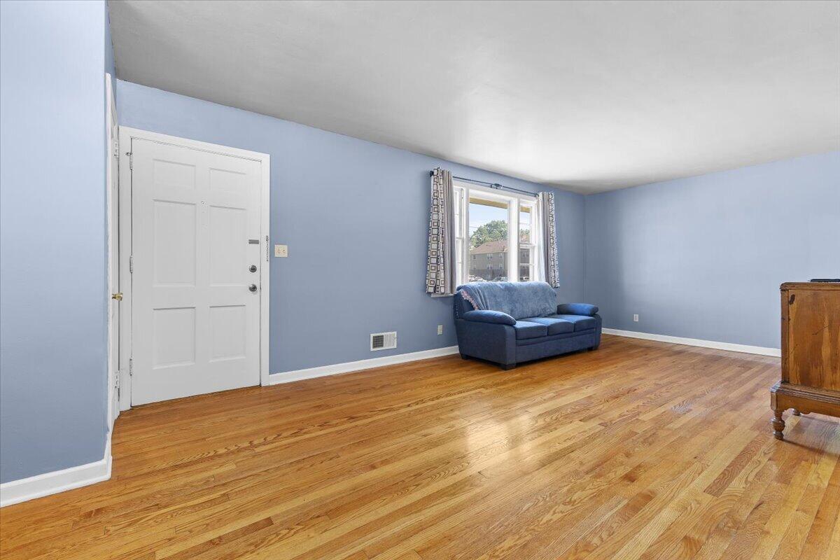 4908 Rutgers Street Northwest Roanoke, VA 24012 - Photo 6 of 29 06-4908 Rutgers St NW-6