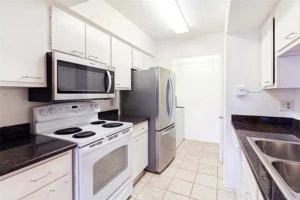 $130,000 | 2800 Jeanetta Street, Unit 2204, Houston, TX 77063