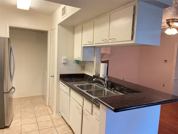 $130,000 | 2800 Jeanetta Street, Unit 2204, Houston, TX 77063