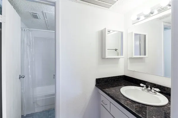 $130,000 | 2800 Jeanetta Street, Unit 2204, Houston, TX 77063