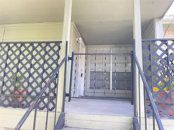$130,000 | 2800 Jeanetta Street, Unit 2204, Houston, TX 77063