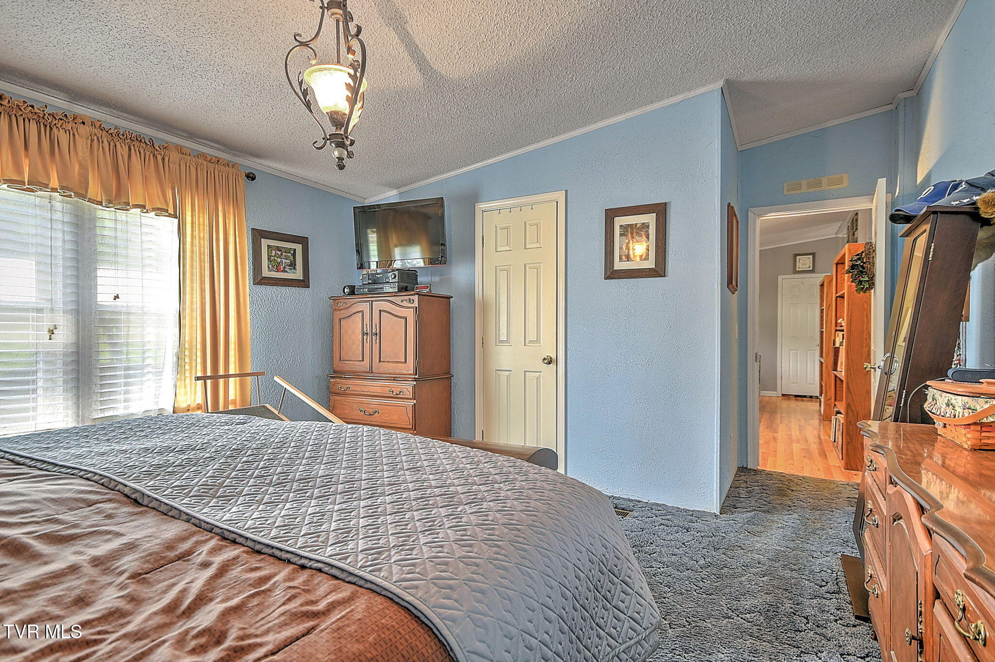 6801 Boozy Creek Road Bristol, VA 24202 - Photo 26 of 47 26-web-or-mls-6801 Boozy Creek RA-26
