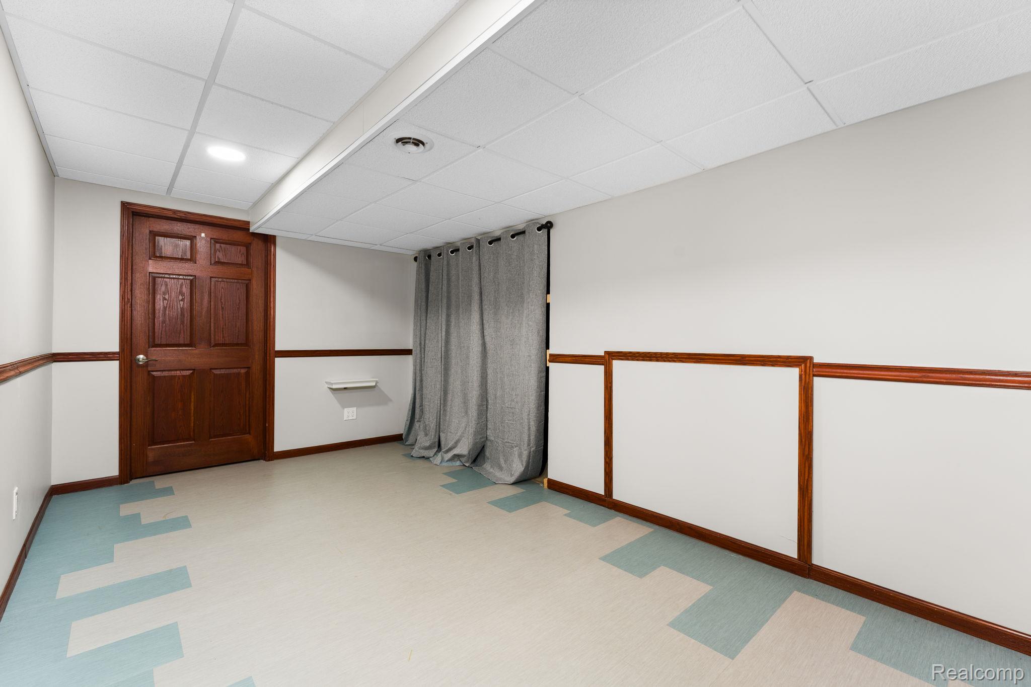 2381 Burke Road Fowlerville, MI 48836 - Photo 23 of 31 Bonus room in the basement