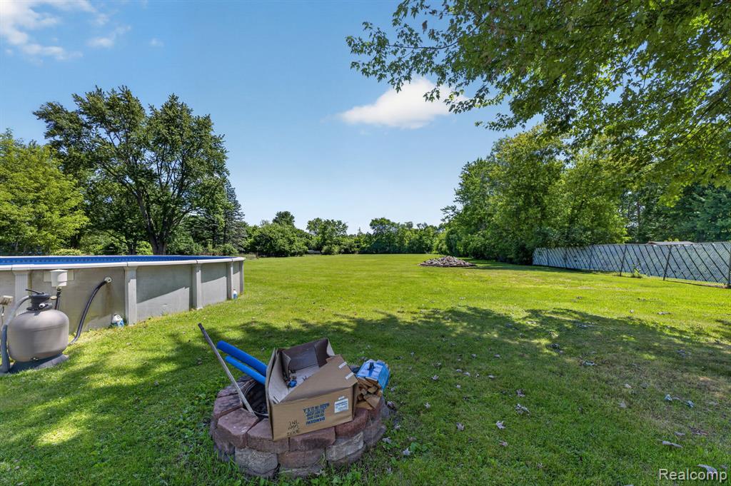 5233 Torrey Road Flint, MI 48507 - Photo 35 of 45