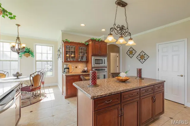 $485,000 | 501 Glendale Drive, Troy, IL 62294