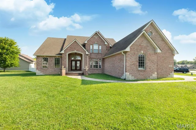 $485,000 | 501 Glendale Drive, Troy, IL 62294