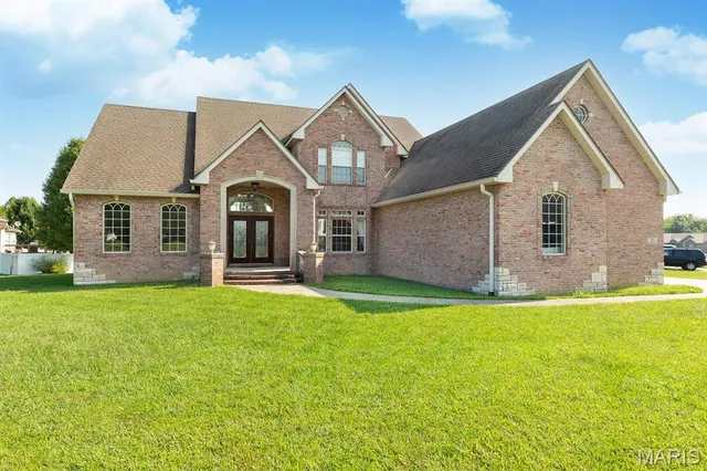 $485,000 | 501 Glendale Drive, Troy, IL 62294