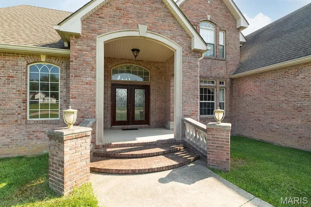 $485,000 | 501 Glendale Drive, Troy, IL 62294