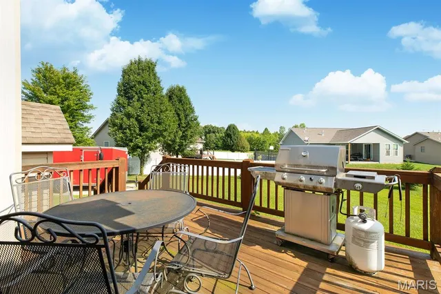 $485,000 | 501 Glendale Drive, Troy, IL 62294