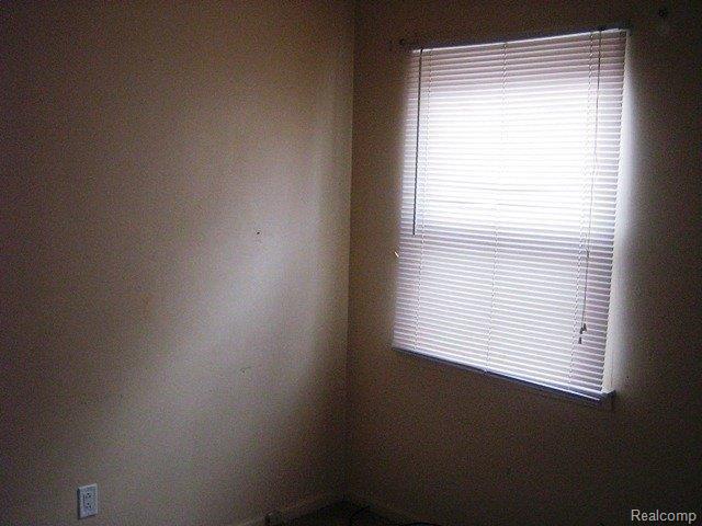 8235 Meyers Road Detroit, MI 48228 - Photo 3 of 4 11-09-2012 (9).JPG