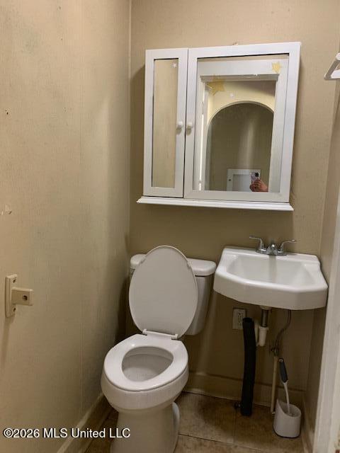 2114 34th Avenue Meridian, MS 39301 - Photo 3 of 12 HALF BATH