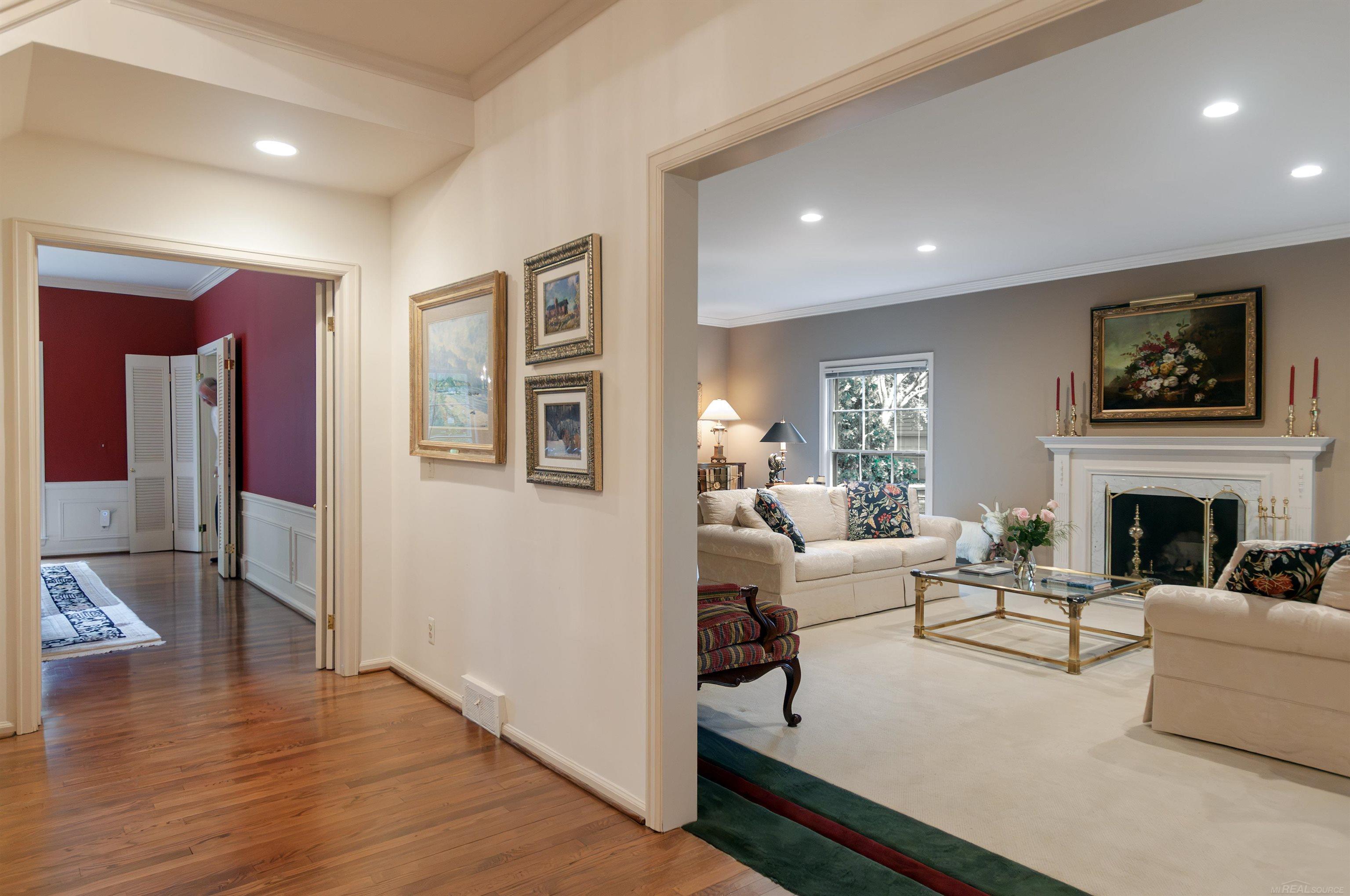 570 Oxford Road Grosse Pointe Woods, MI 48236 - Photo 8 of 99
