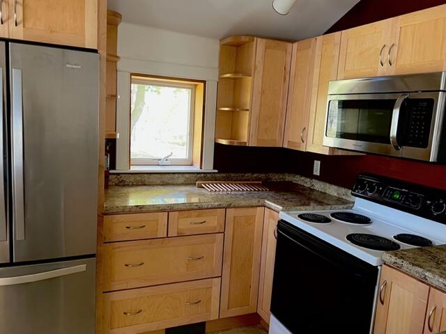 1082 State Road Eliot, ME 03903 - Photo 11 of 38 IMG_0386