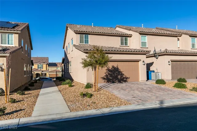 $2,365 | 3723 Trancoso Avenue, Henderson, NV 89044