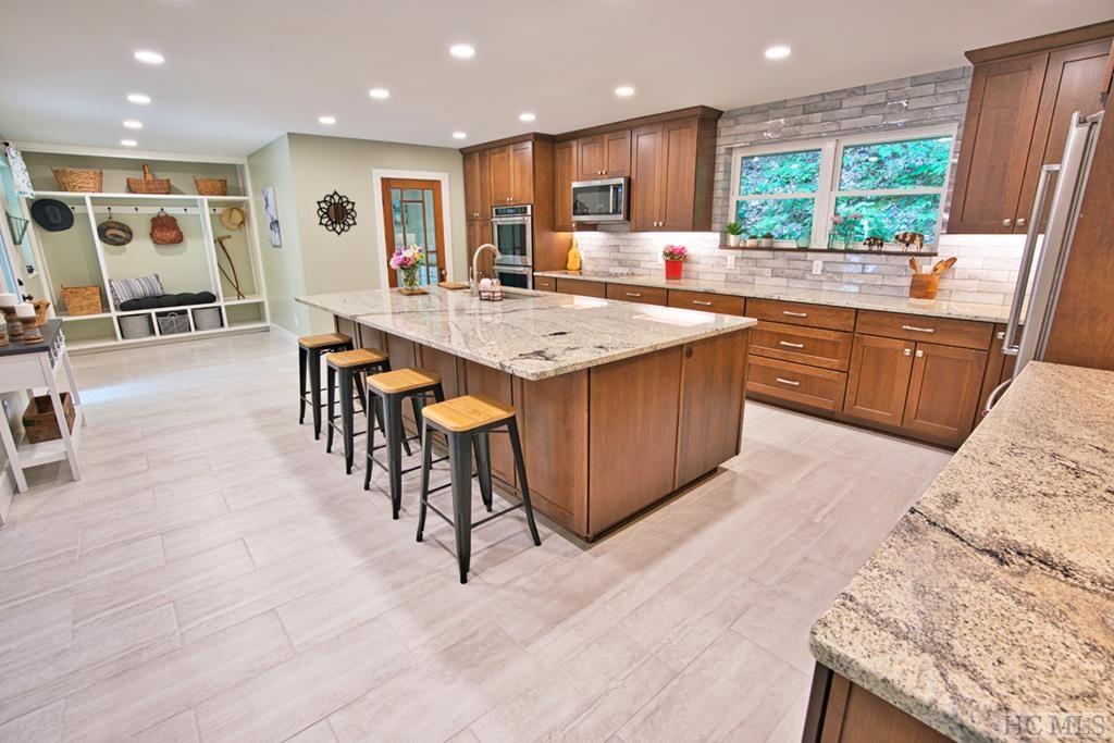 2262 Poplar Cove Road Franklin, NC 28734 - Photo 21 of 67 Gallery Image 21