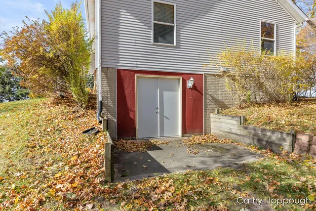 $450,000 | 3494 Bradford Road, Ionia, MI 48846