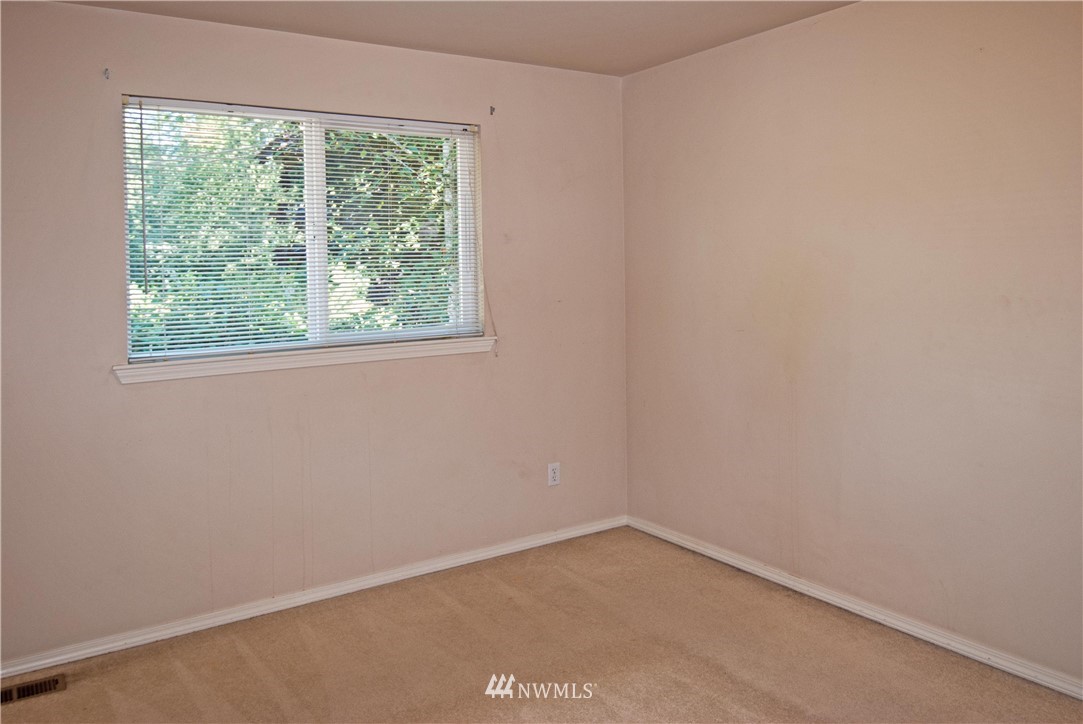 211 202nd Street Southeast Bothell, WA 98012 - Photo 11 of 13