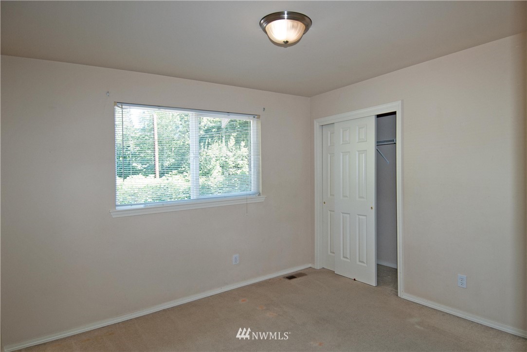 211 202nd Street Southeast Bothell, WA 98012 - Photo 12 of 13