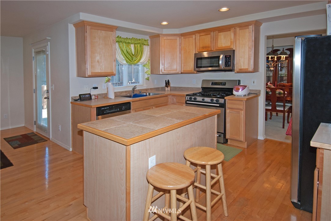 211 202nd Street Southeast Bothell, WA 98012 - Photo 4 of 13