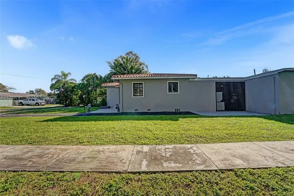 $3,850 | 529 Northwest 8th Street, Dania Beach, FL 33004