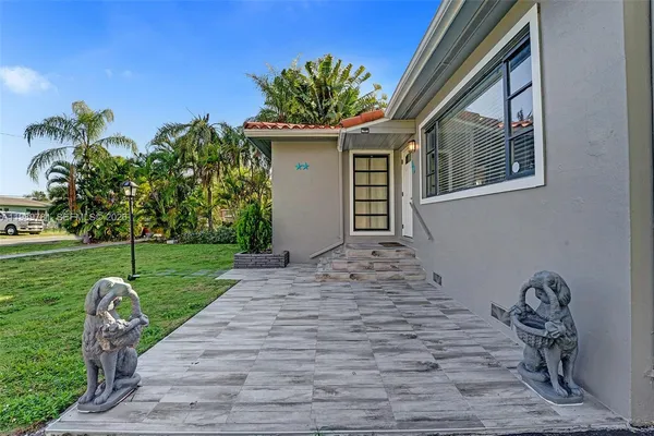 $3,850 | 529 Northwest 8th Street, Dania Beach, FL 33004