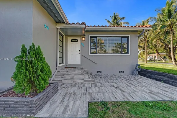 $3,850 | 529 Northwest 8th Street, Dania Beach, FL 33004