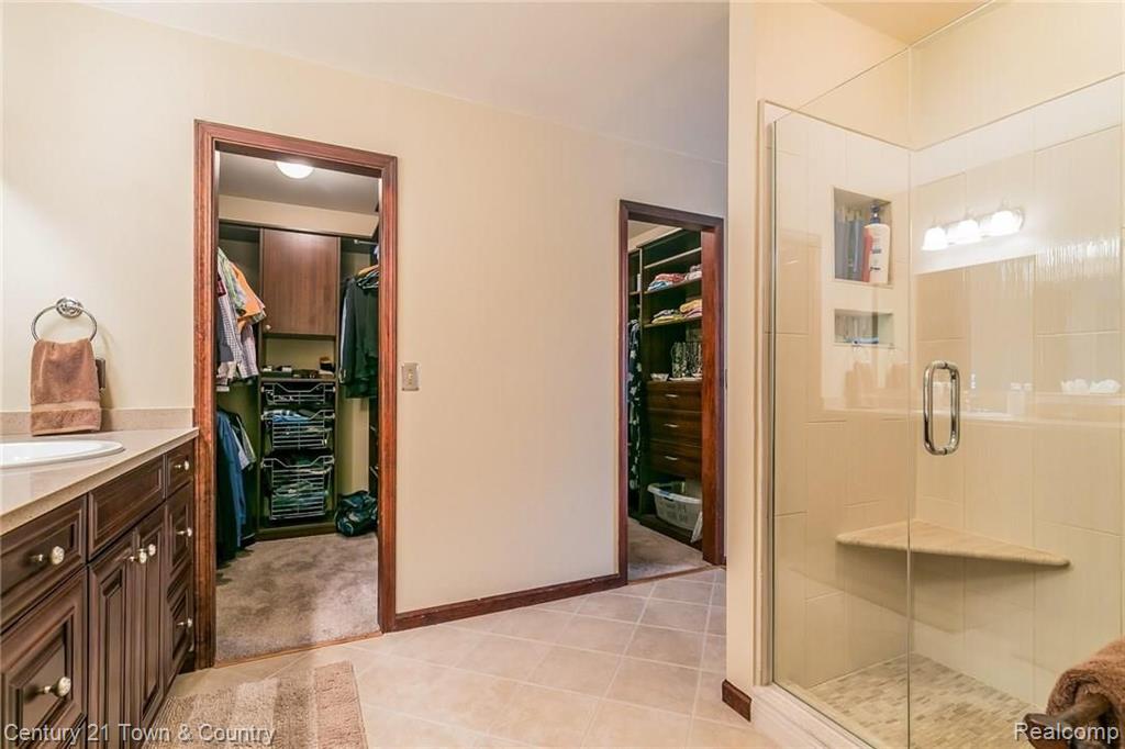 2006 Cedaredge Road Rochester Hills, MI 48306 - Photo 14 of 36