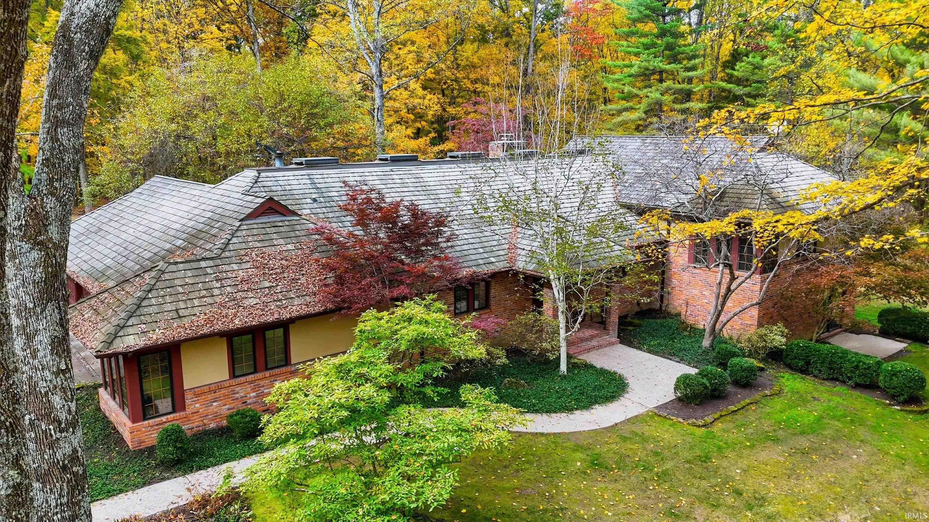 3801 North Bittersweet Drive Bloomington, IN 47408 - Photo 2 of 36