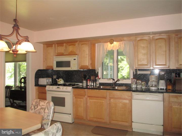 3 Brandon Road Lawrenceville, NJ 08648 - Photo 12 of 25 Gallery Image 12