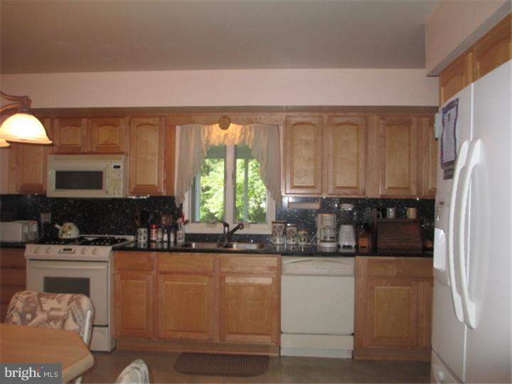 3 Brandon Road Lawrenceville, NJ 08648 - Photo 13 of 25 Gallery Image 13