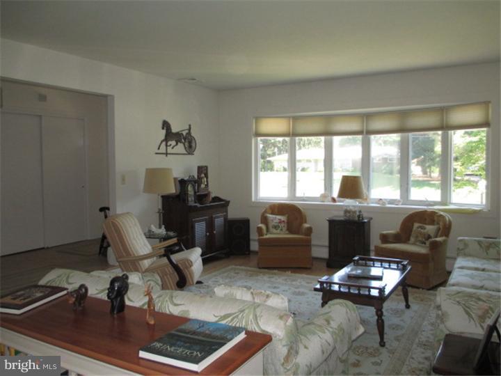 3 Brandon Road Lawrenceville, NJ 08648 - Photo 3 of 25 Gallery Image 3