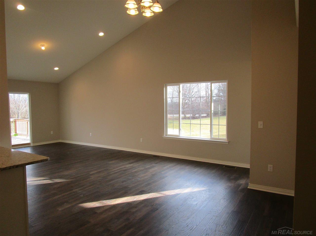 47396 Mariners New Baltimore, MI 48051 - Photo 5 of 17