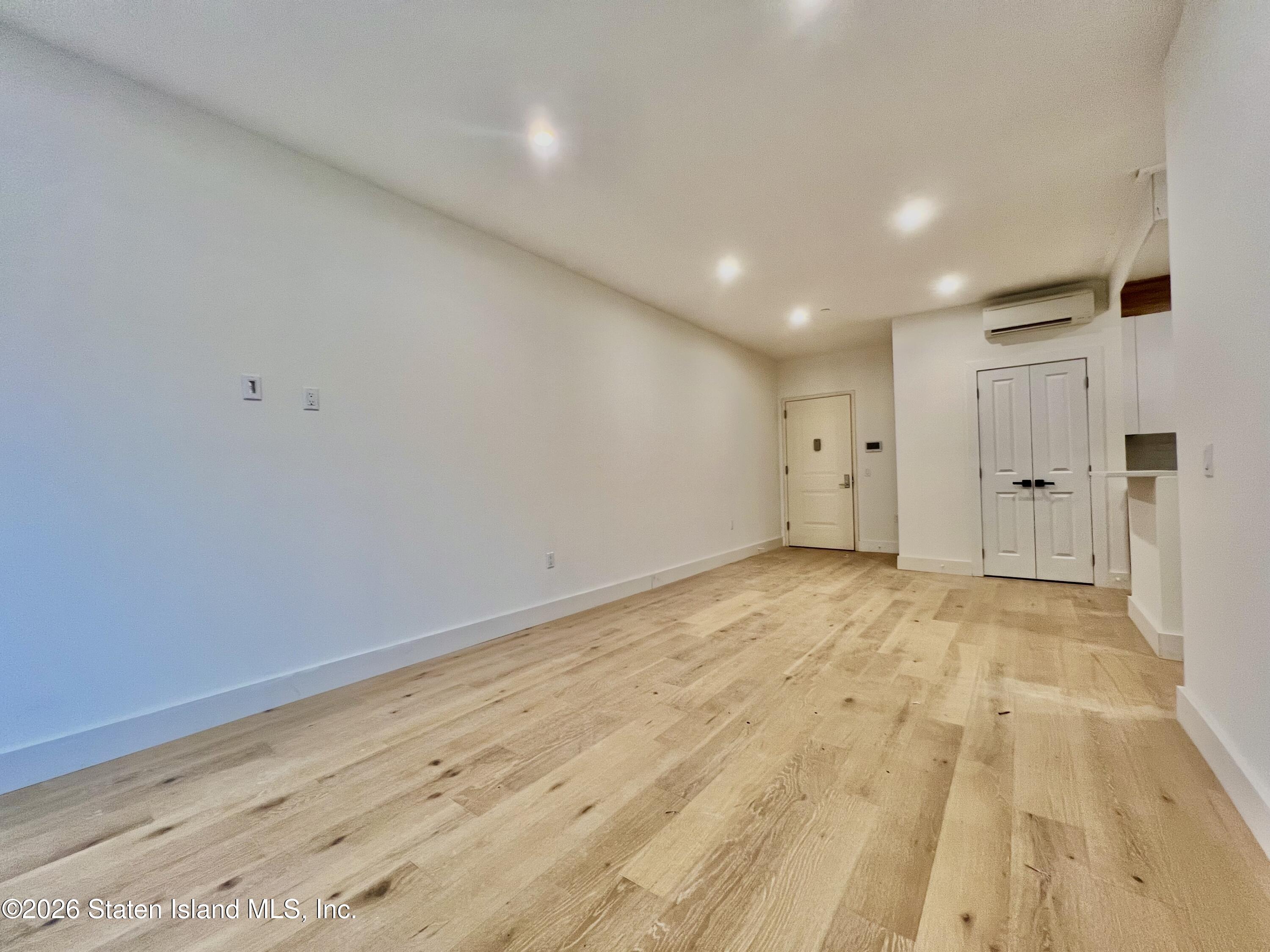 3865 Amboy Road, Unit 2A Staten Island, NY 10308 - Photo 18 of 38 IMG_1942