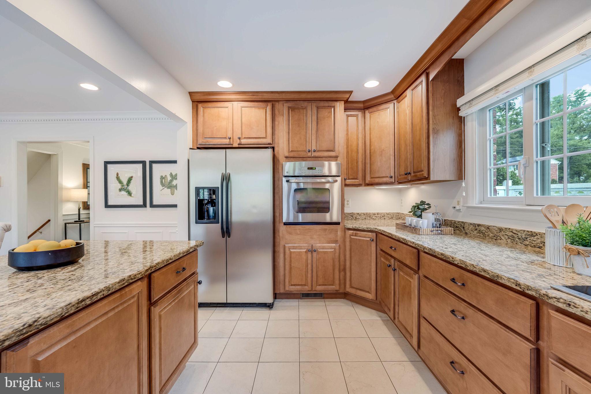 7339 Pinecastle Road Falls Church, VA 22043 - Photo 12 of 44 Stainless steel appliances